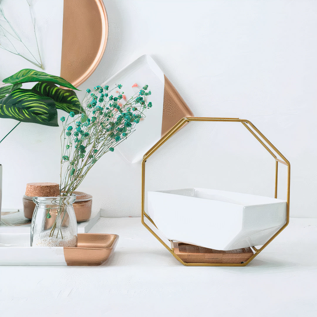 Octagon ceramic planter with metal frame and bamboo tray